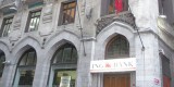 102 Yıllık Tarihi Bina İçin Kuyruğa Girdiler